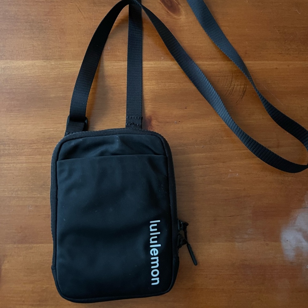 Lululemon crossbody